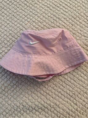 Nike Kids Light Pink Bucket Hat with White Swoosh